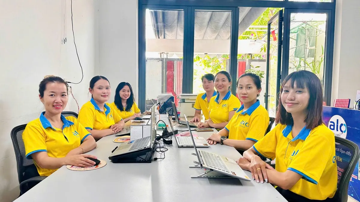 Đội ngũ tư vấn Alo Travel tại văn phòng Đà Nẵng