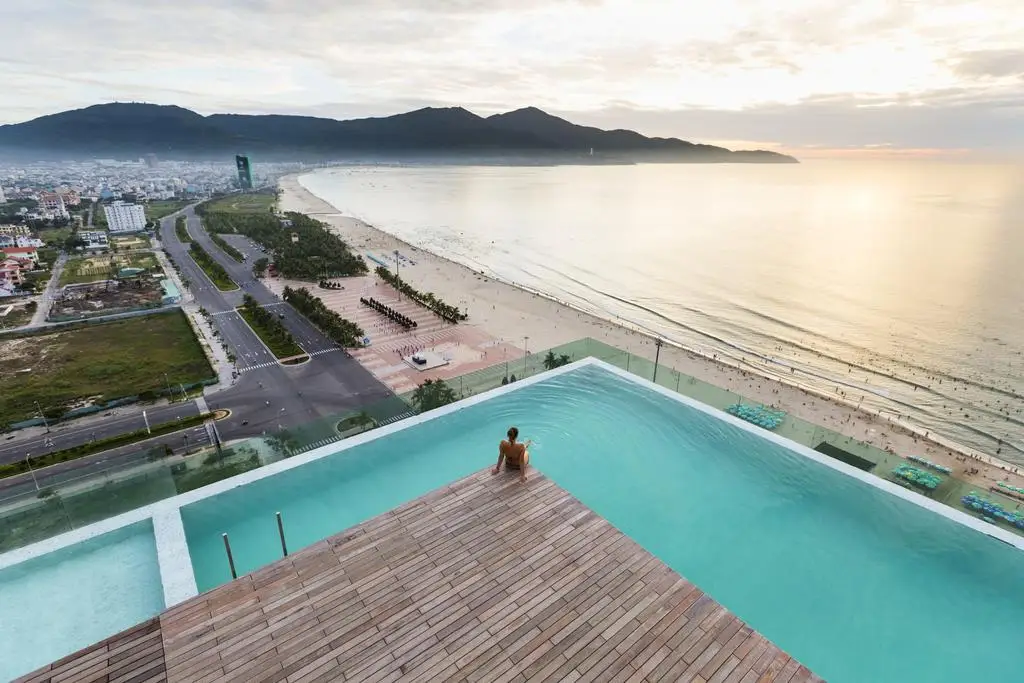 A La Carte Da Nang Beach – 3