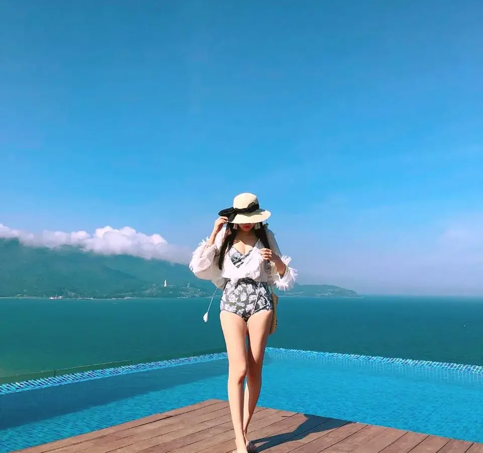 A La Carte Da Nang Beach – 4