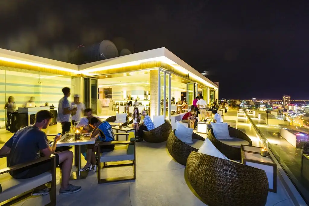A La Carte Da Nang Beach – 6