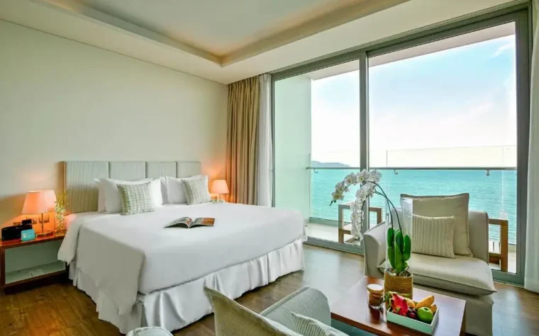 Light Plus Ocean view – 1
