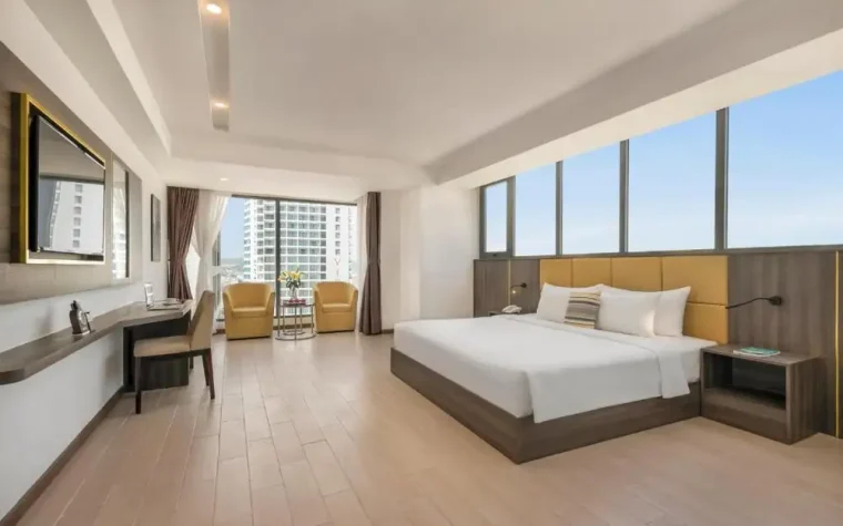 Executive City Balcony – 1