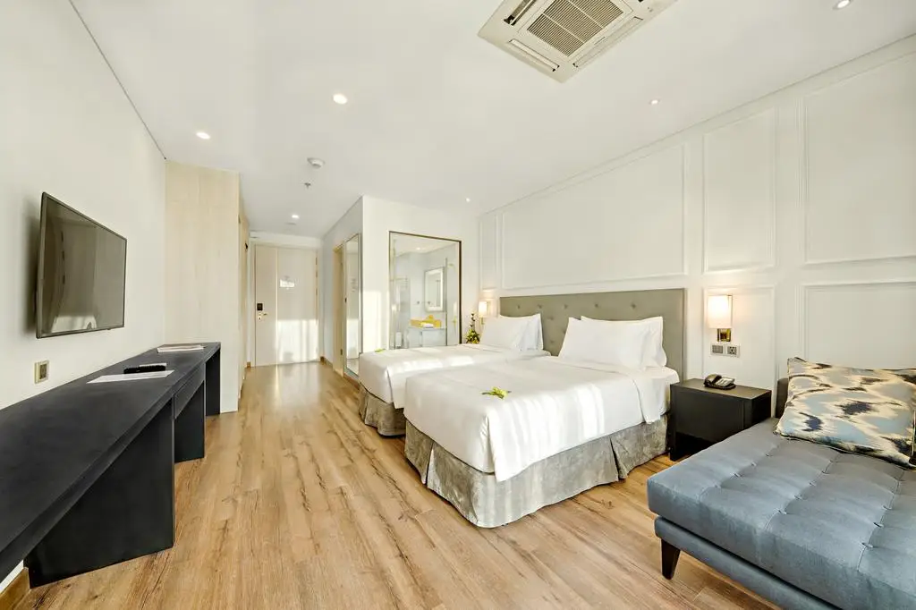 Wyndham Danang Golden Bay – 8