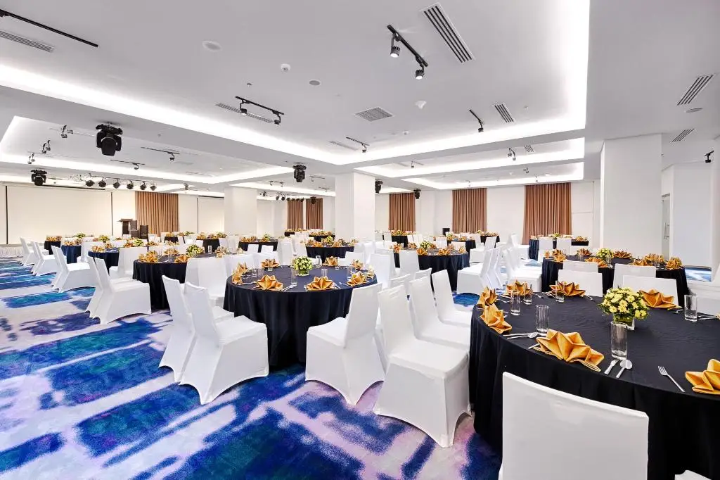Wyndham Danang Golden Bay – 10