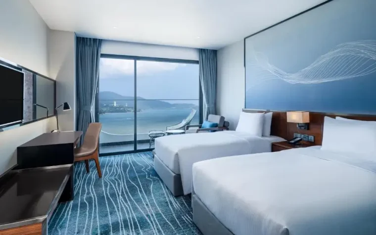 Deluxe Ocean Balcony Twin – 1
