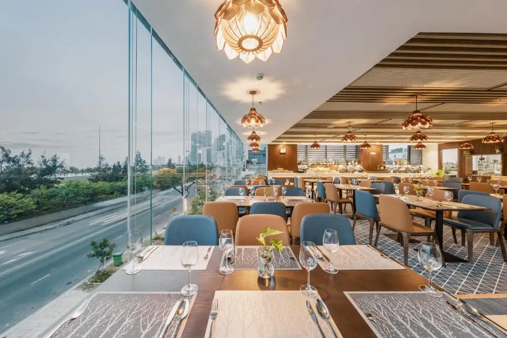 Mangata Beachfront Hotel – 8