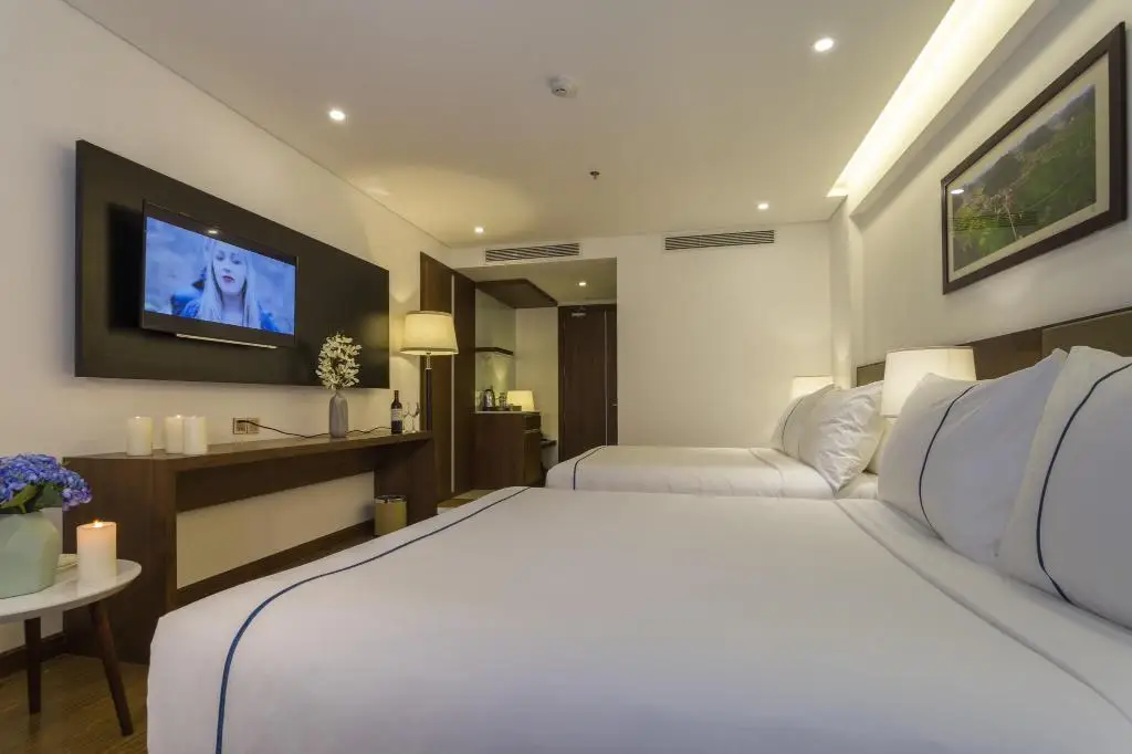 Pavilion Hotel – 10
