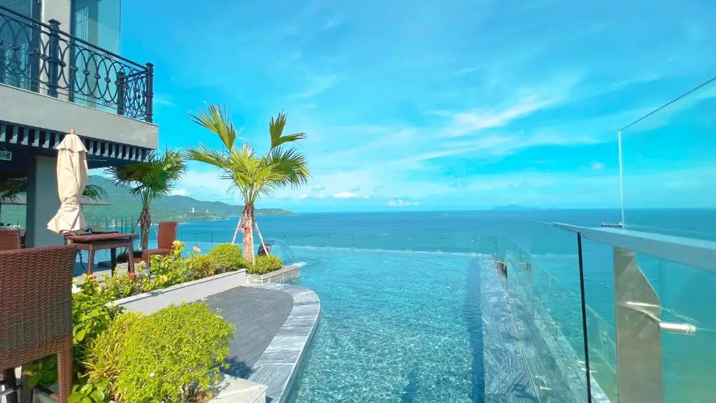 Peninsula Hotel Đà Nẵng – 3