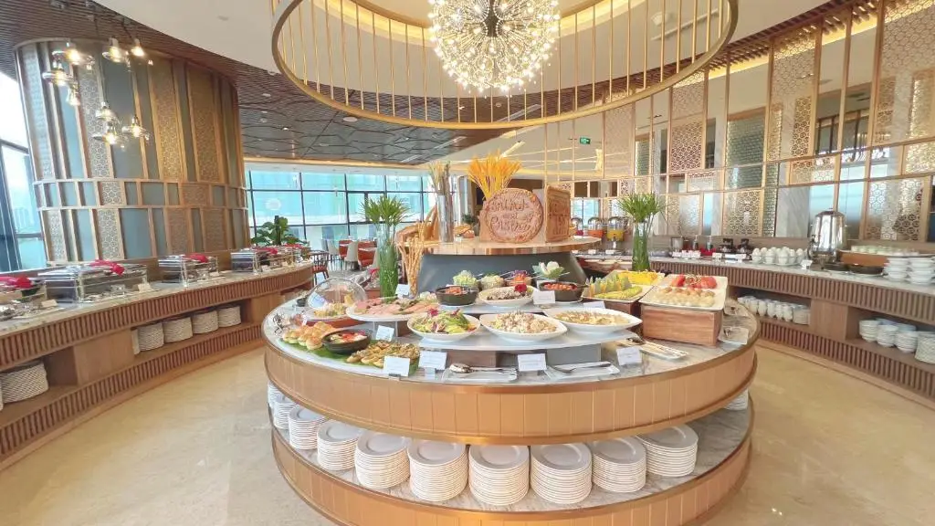 Peninsula Hotel Đà Nẵng – 5