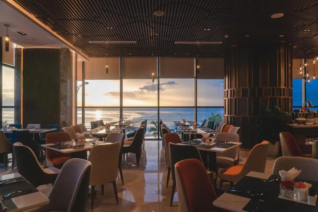 Peninsula Hotel Đà Nẵng – 7