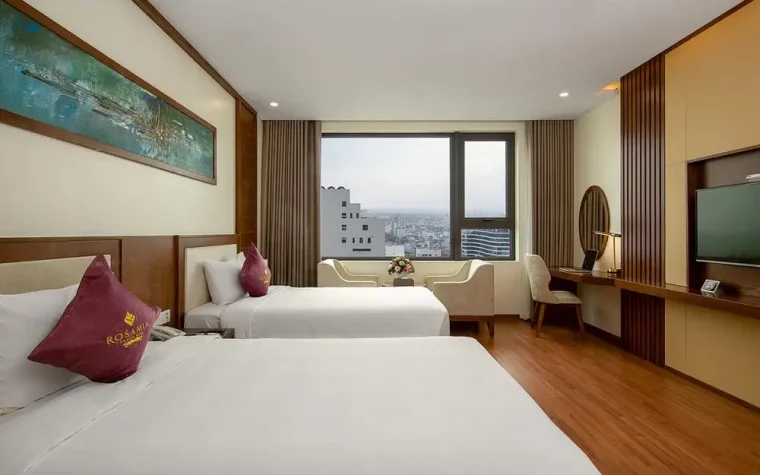 Deluxe Twin City View – 1