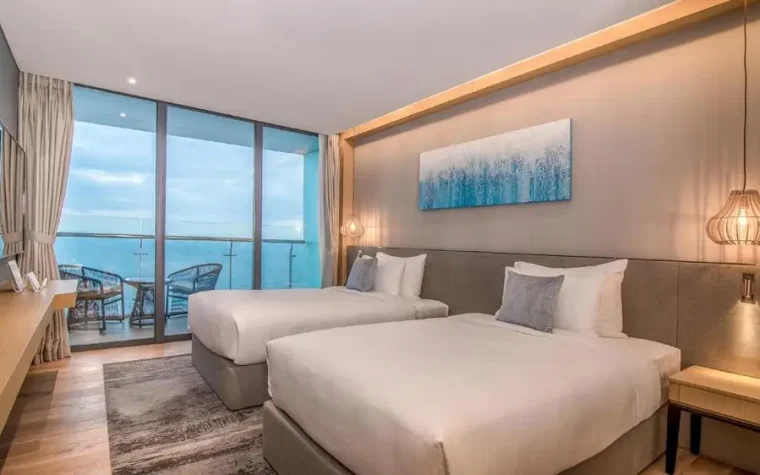 Deluxe Ocean View Twin – 1