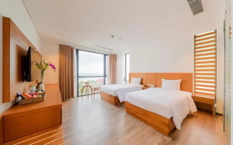 Deluxe Ocean View Twin – 1